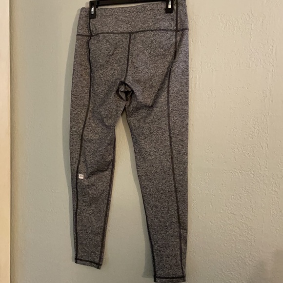 Victoria’s Secret VSX Sport Knockout Leggings - Picture 8 of 8